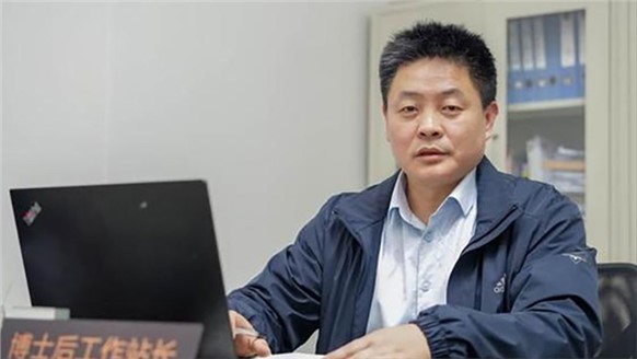 超威電源集團(tuán)有限公司研究院院長(zhǎng)：從高中生到“電池狂魔”